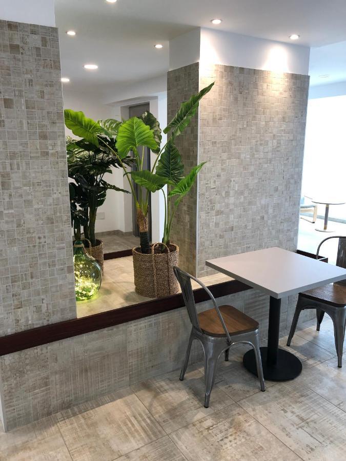 Hostal Rosalia Sant Antoni de Portmany Zewnętrze zdjęcie