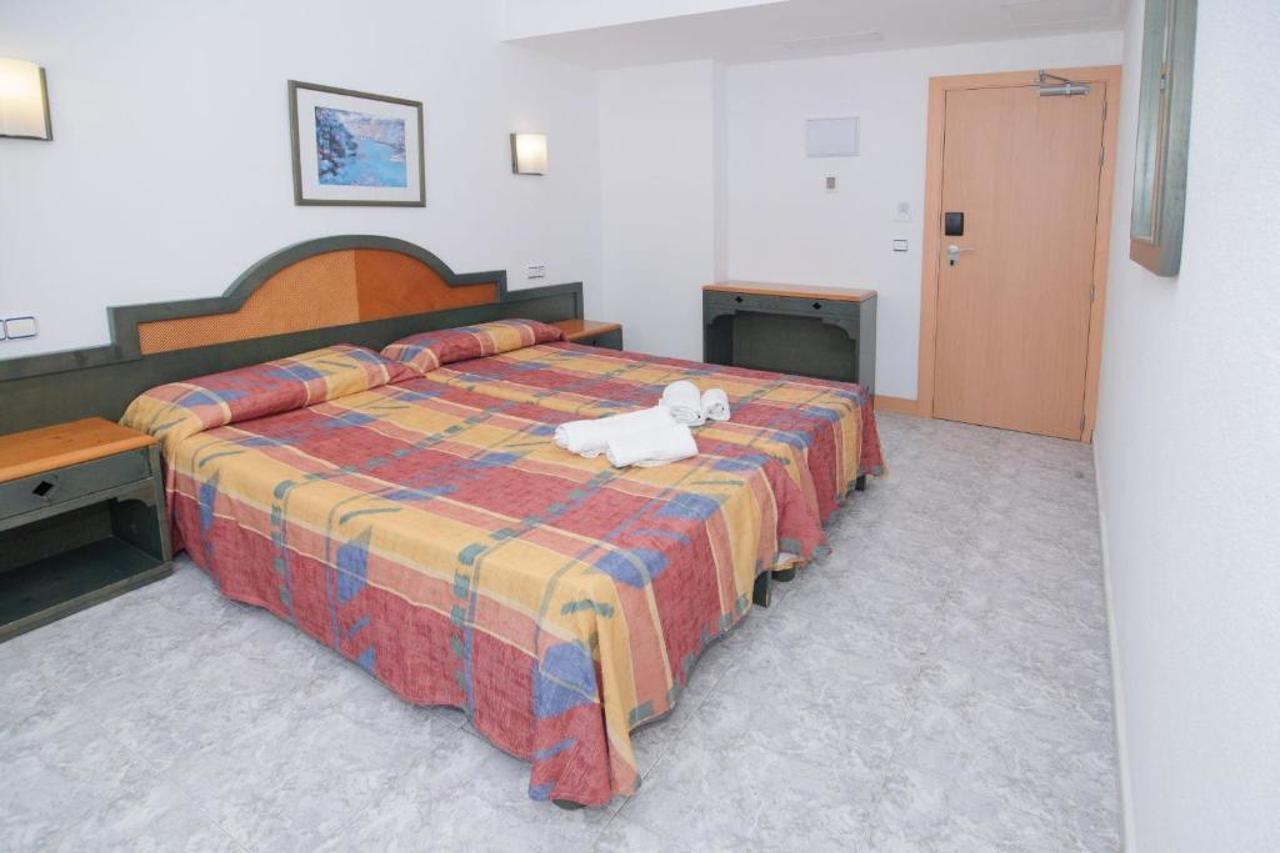 Hostal Rosalia Sant Antoni de Portmany Zewnętrze zdjęcie
