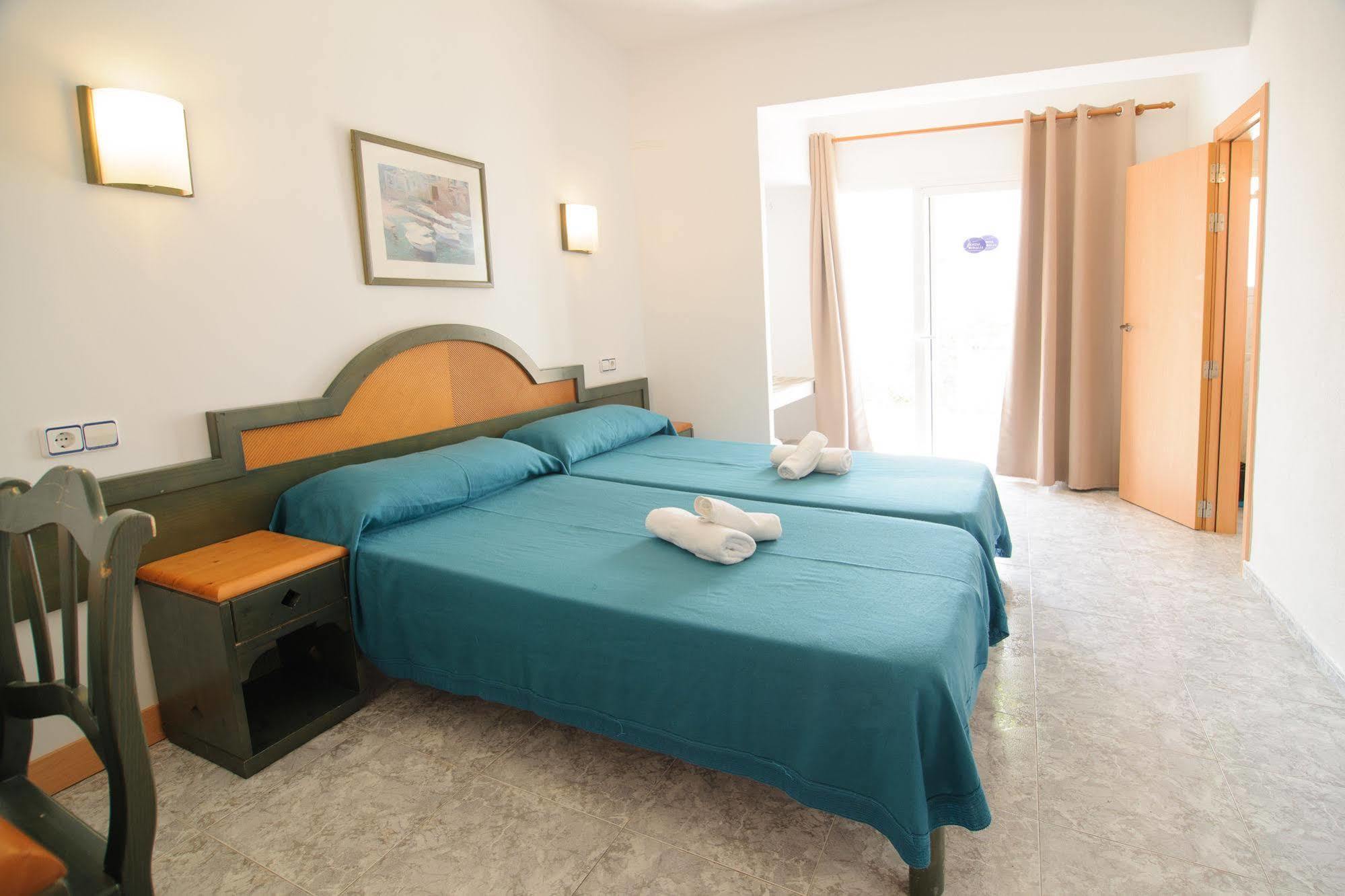 Hostal Rosalia Sant Antoni de Portmany Zewnętrze zdjęcie