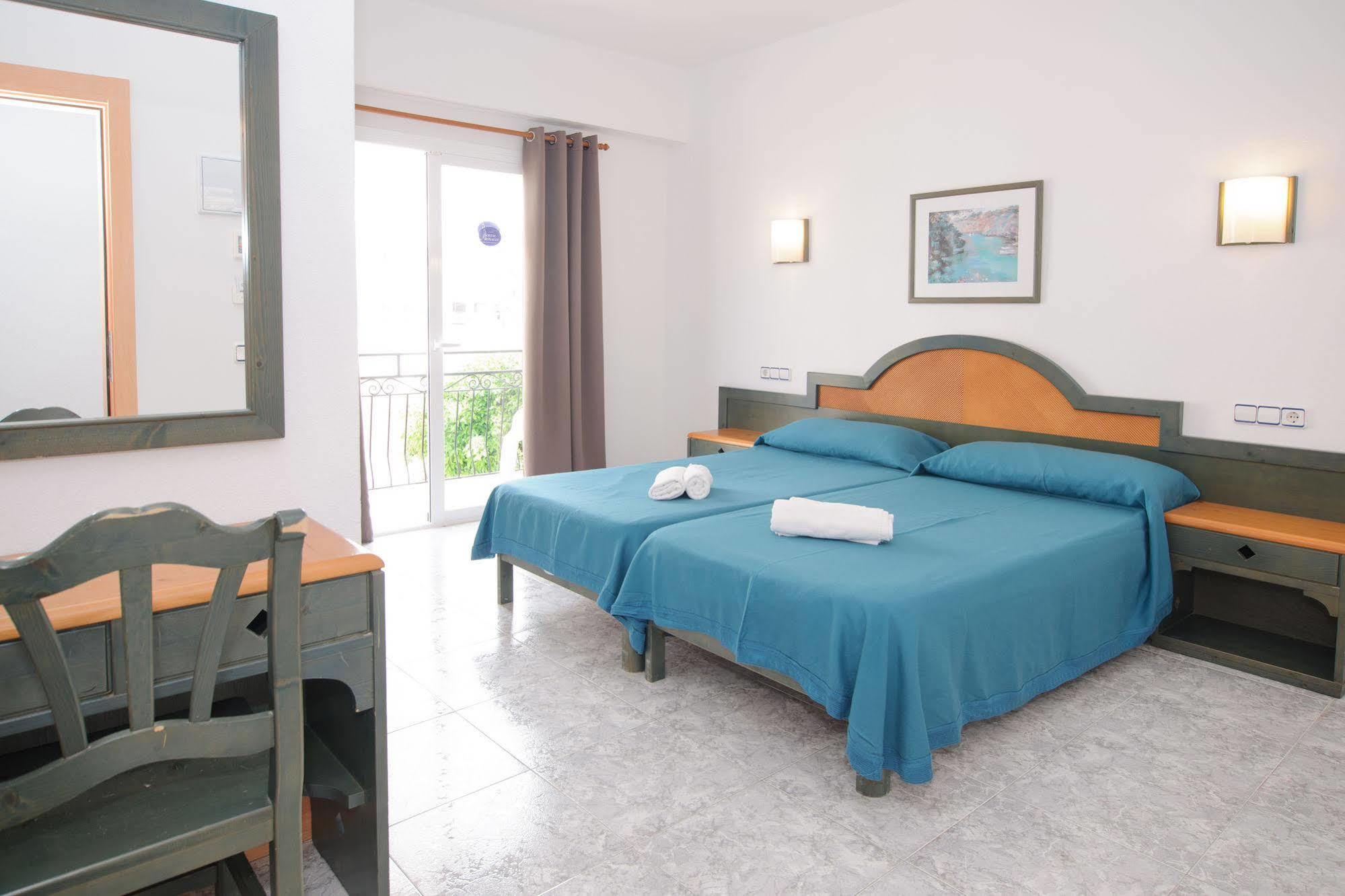 Hostal Rosalia Sant Antoni de Portmany Zewnętrze zdjęcie
