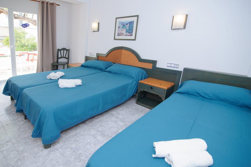 Hostal Rosalia Sant Antoni de Portmany Zewnętrze zdjęcie